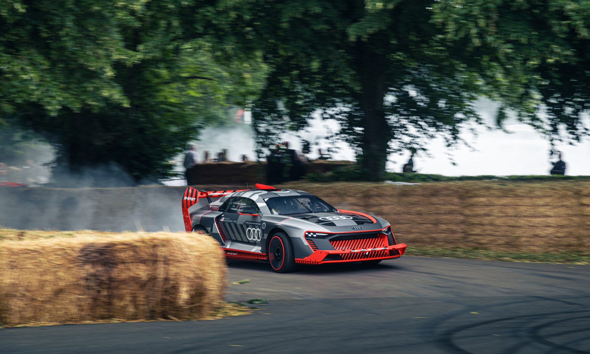 De Audi S1 Hoonitron op Goodwood Hill in 2023.