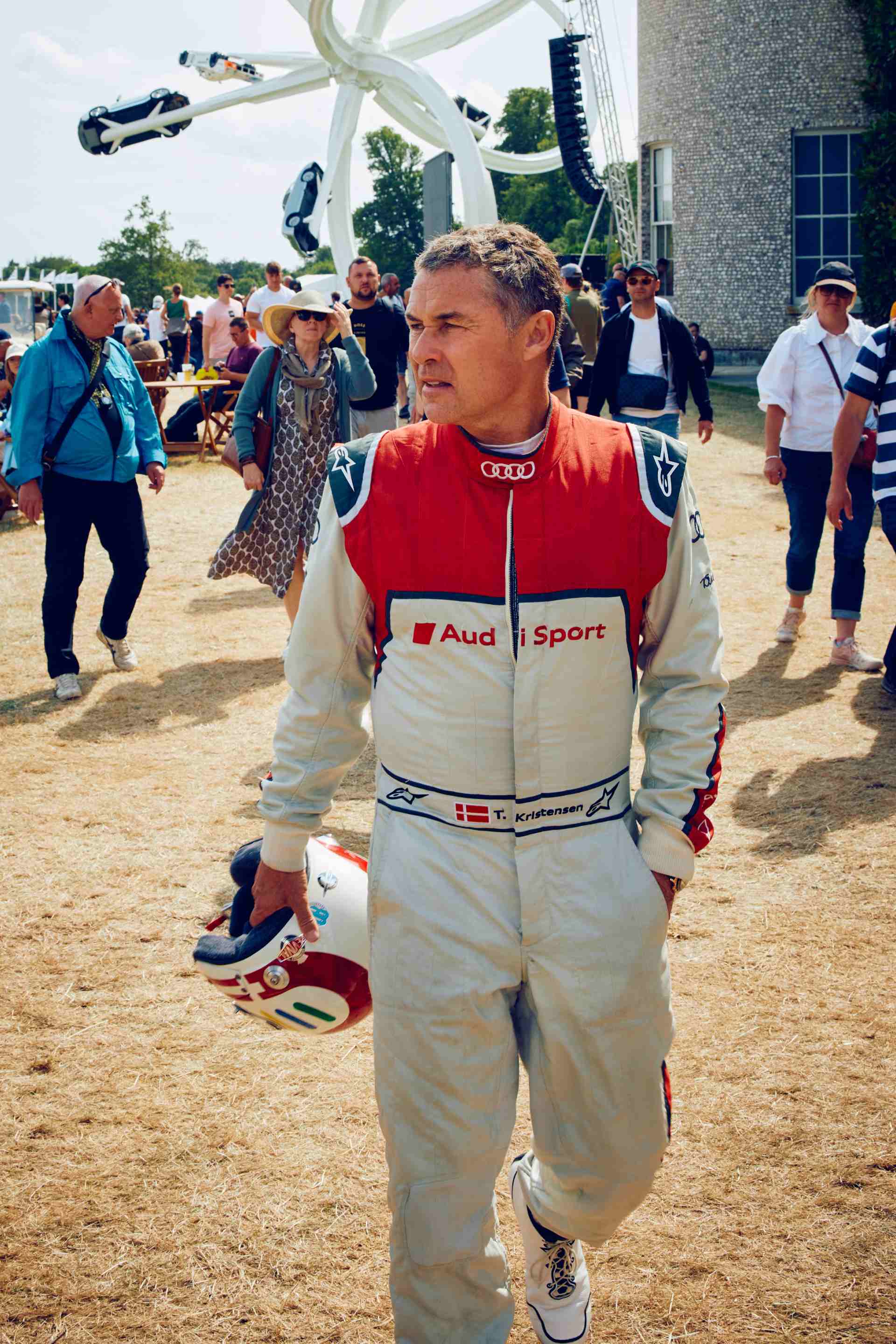 Tom Kristensen in Audi-overall tijdens het Goodwood Festival of Speed 2023.