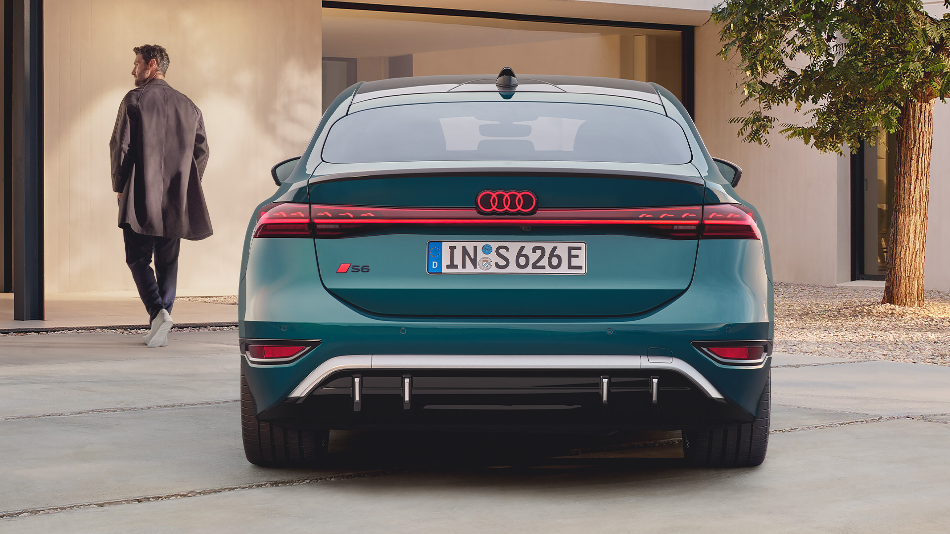 Achetraanzicht Audi S6 Sportback e-tron